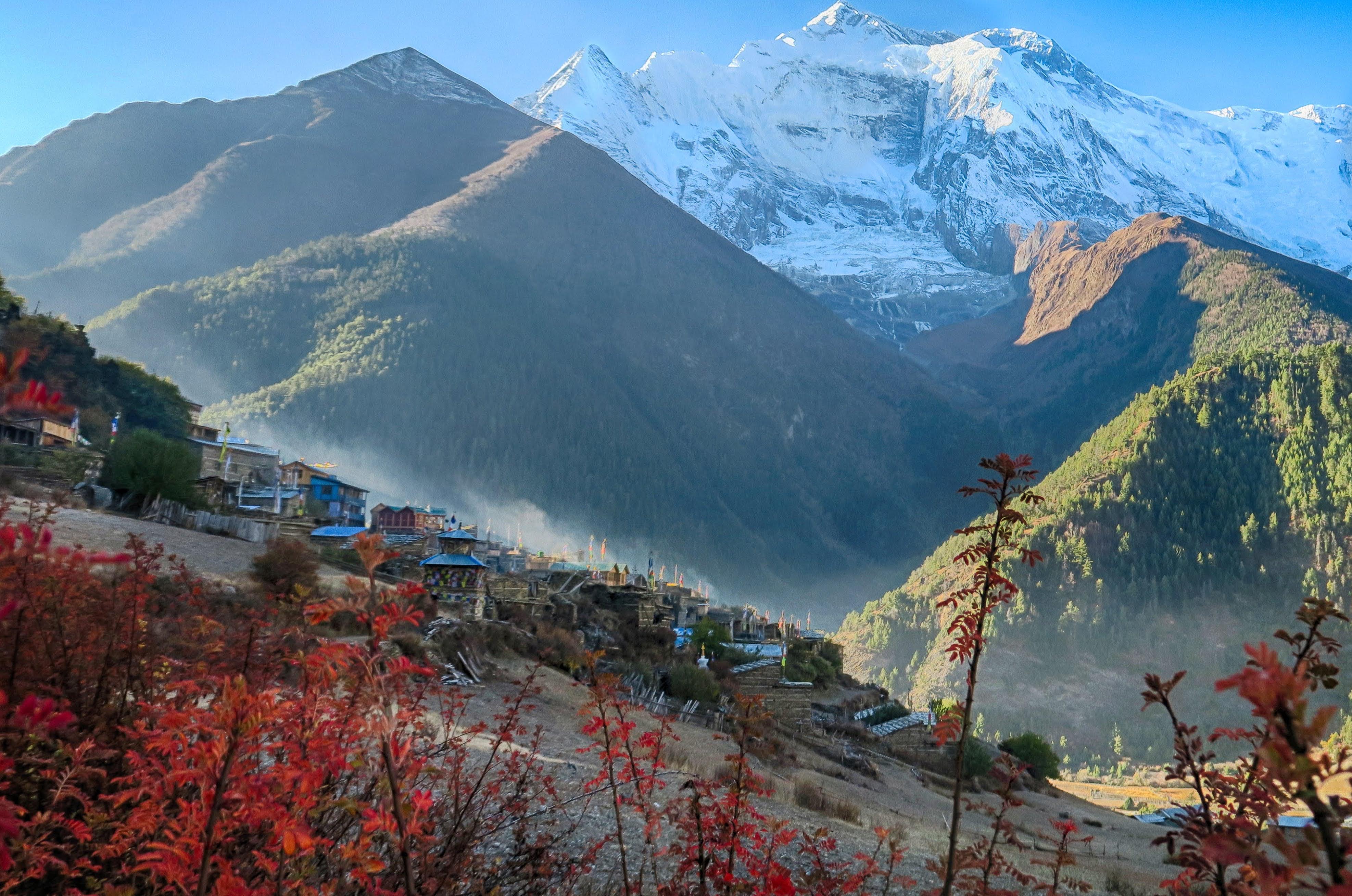 Annapurna Circuit, Tilicho Lake + Ghorepani Treks (18 days)